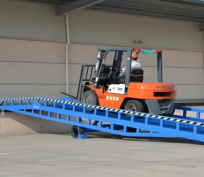 南岔移动式卸货平台（叉车用）